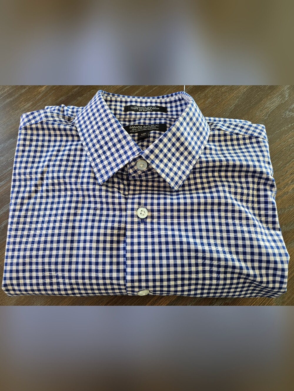 🍌BANANA REPUBLIC Men’s Navy and White Gingham Button-Down Shirt